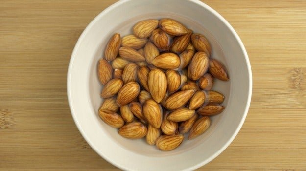 benefits of soaked almonds