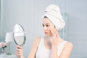 mujer-rutina-cosmetica